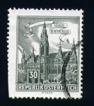 Stamps Europe - Austria -  Ayuntamiento de Viena