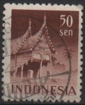 Stamps Indonesia -  Casas Minangkabau en sumatra Ocidental