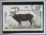 Stamps Laos -  Animales en peligro,Ciervo d' frente-anjtlered