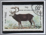 Sellos de Asia - Laos -  Animales en peligro,Ciervo d' frente-anjtlered