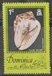 Stamps Dominica -  Caracoles - Cassis flammea