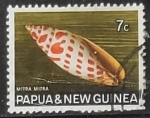 Sellos de Oceania - Pap�a Nueva Guinea -  Caracoles - Mitra mitra)