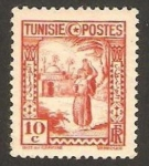 Stamps Tunisia -  mujer llevando tinaja