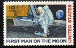 Stamps United States -  USA 1969: Apolo 11 primer hombre en la luna