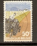 Stamps : Europe : Belgium :  GRANJERO  SOBRE  TRACTOR