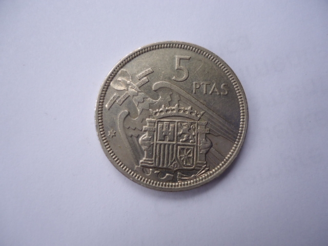 Moneda de 5 ptas.Art�culo duro de Franco-1939-1975