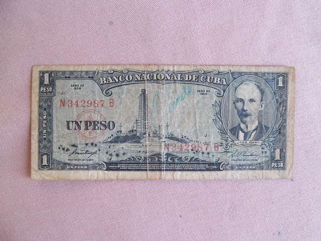 Billete cubano con firma de Camilo Cienfuegos