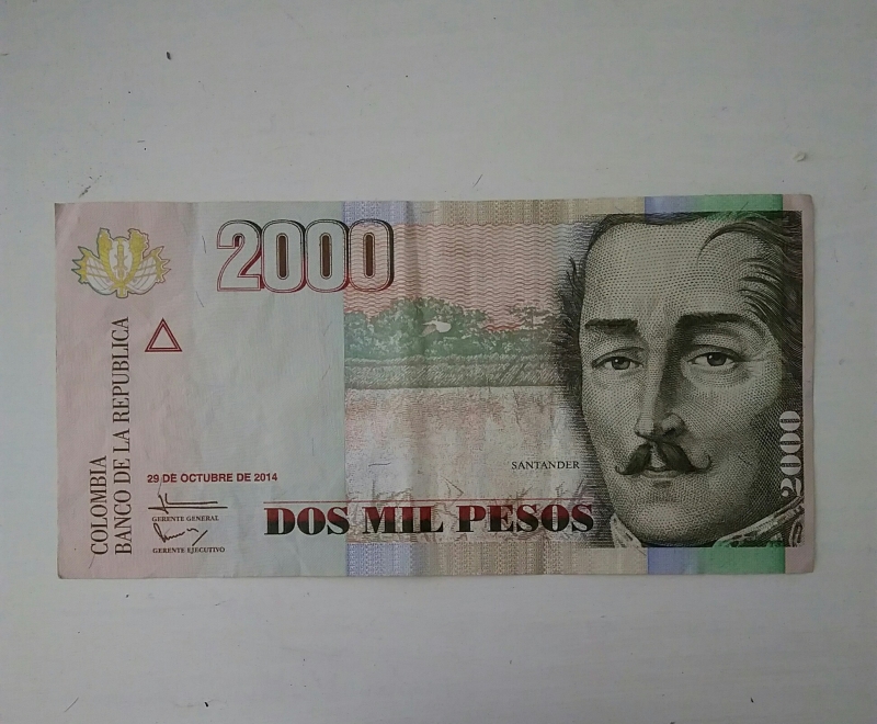 2014 - 2000 pesos