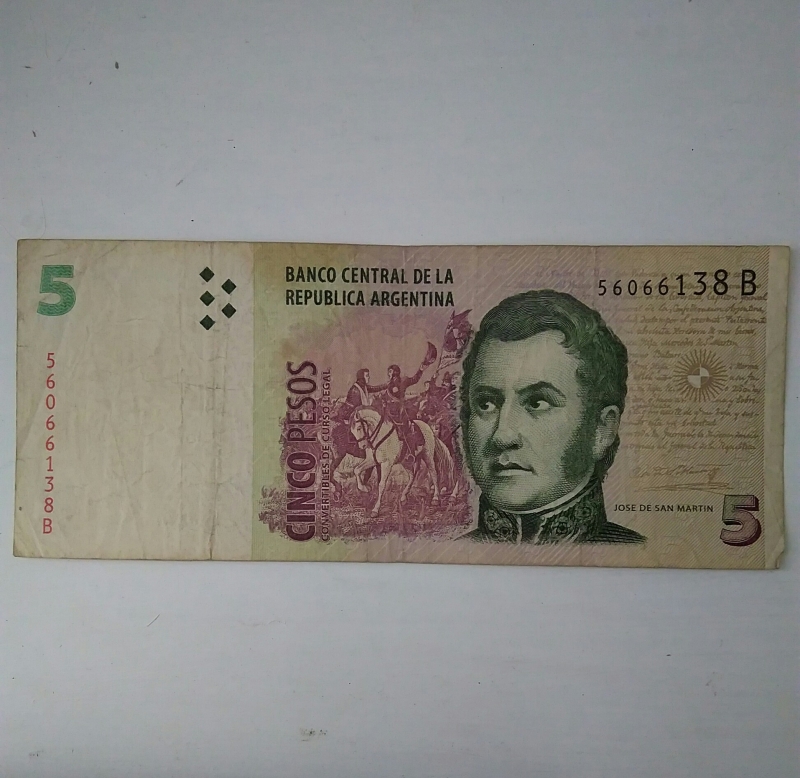 5 pesos