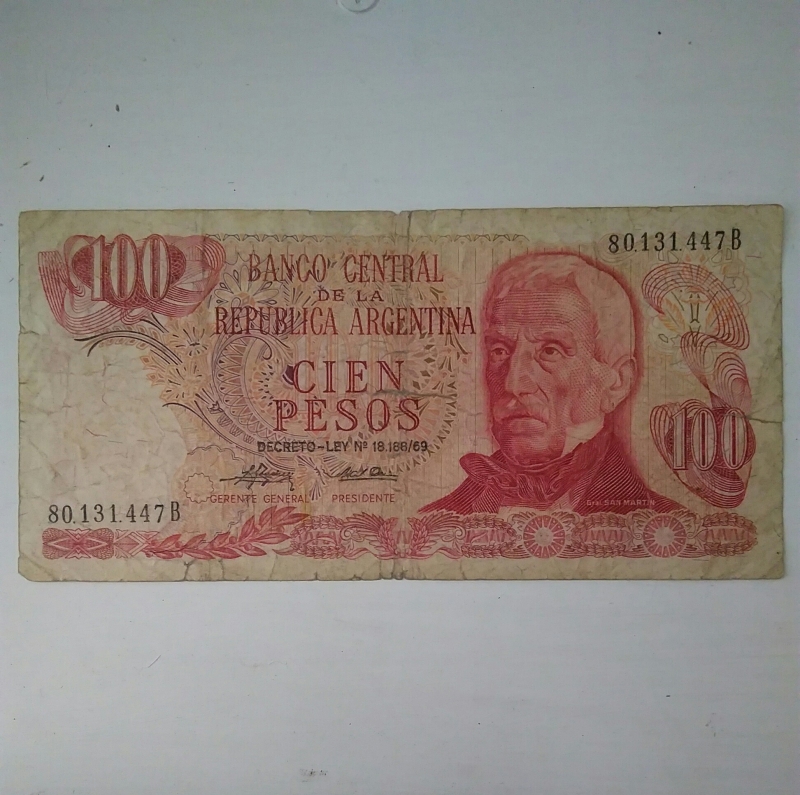 100 pesos