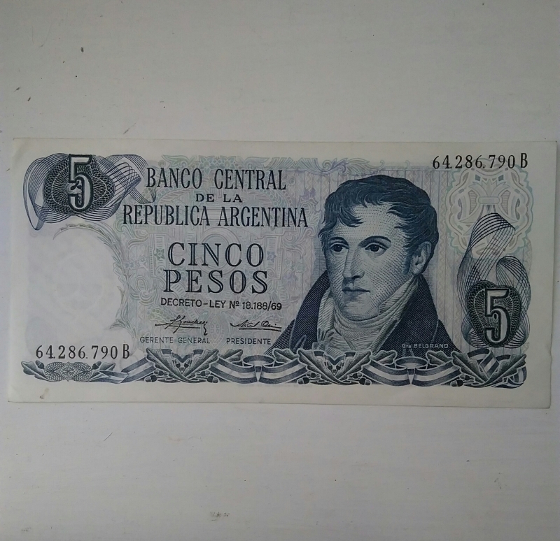 5 pesos