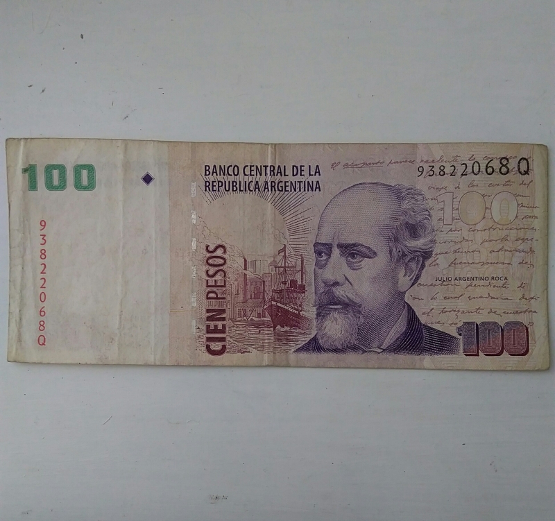100 pesos