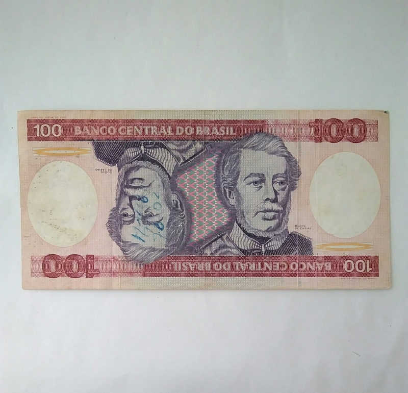 100 cruzeiros