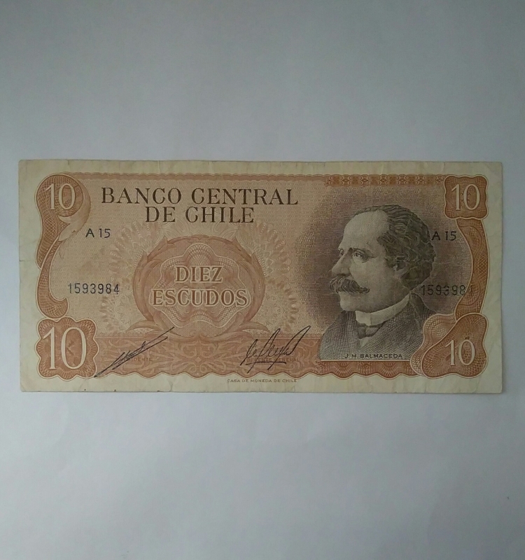 Diez escudos