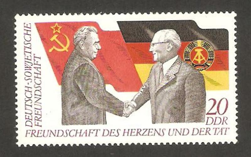 25 anivº de la amistad gemano-sovietica, leonid brejnev y erich honecker