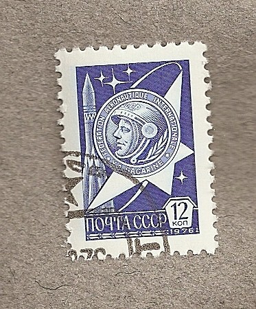 Medalla de la exploración del espacio con retrato de Gagarin