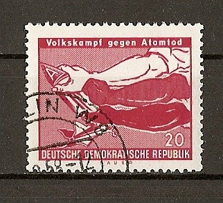 DDR (RDA) Lucha de los pueblos contra la muerte atomica