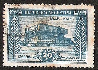 MAUSOLEO DE BERNARDINO RIVADAVIA