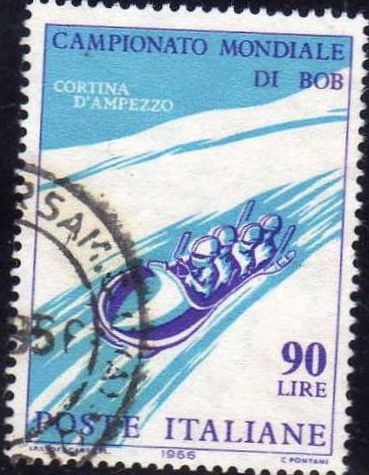Italia 1966 Scott 926 Sello Campeonato Mundial Cortina d'Ampezzo Bob Usado