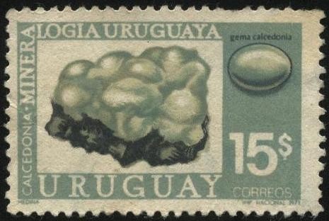 Mineralogía uruguaya. Gema Calcedonia.