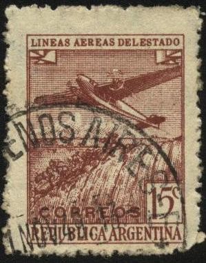 Avión bimotor sobrevolando lagos, ríos y llanuras de Argentina. Líneas Aéreas del Estado Argentino.