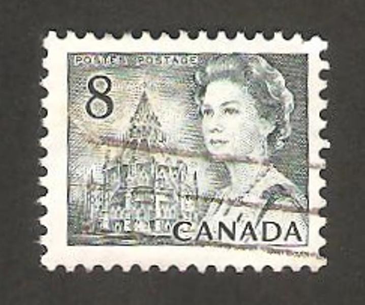 reina elizabeth II y la biblioteca del parlamento de ottawa