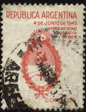 Honestidad, Justicia, Deber. Conmemorativos del Movimiento Revolucionario del 4 de junio de 1943. Es