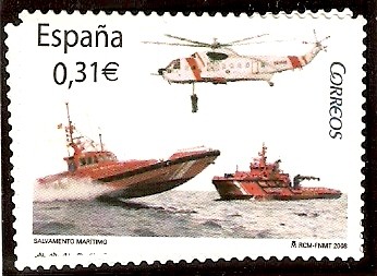 Helicóptero, buque polivalente y embarcación de intervención rápida