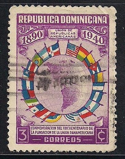 Mapa de las Américas y las banderas de las 21 Repúblicas Americanas.