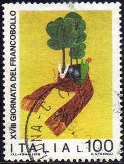 Italia 1976 Scott 1241 Sello Dia del Sello Dibujos de Niños Animales, Arboles bufanda