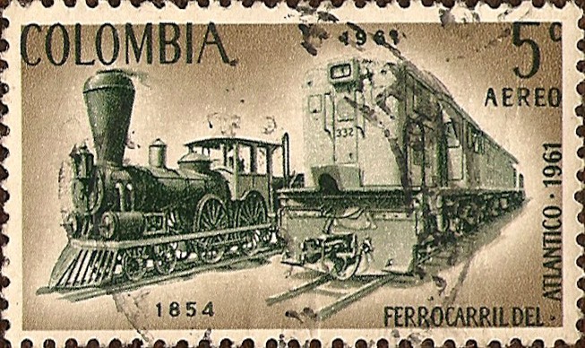 Apertura de la línea ferroviaria Bogotá-Santa Marta.