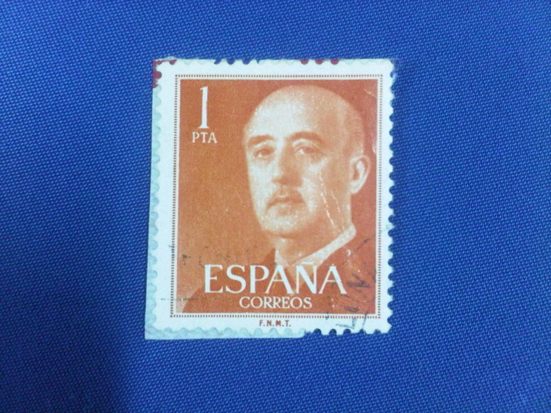 Ed: 1153 - G.Francisco Franco (Serie básica-Retrato del General mirando hacia adelante)