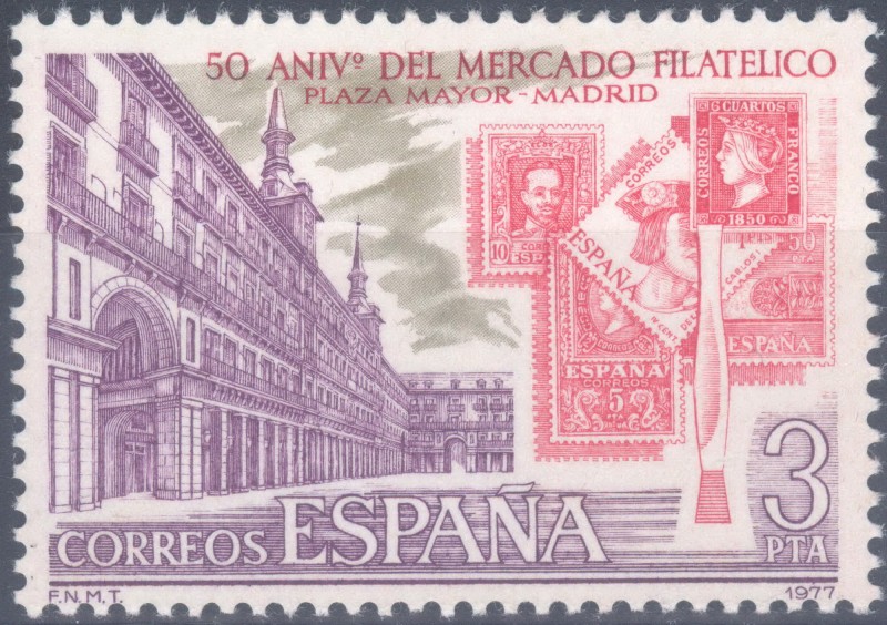 ESPAÑA 1977_2415 50 aniversario del Mercado Filatélico de la Plaza Mayor de Madrid. Scott 2043