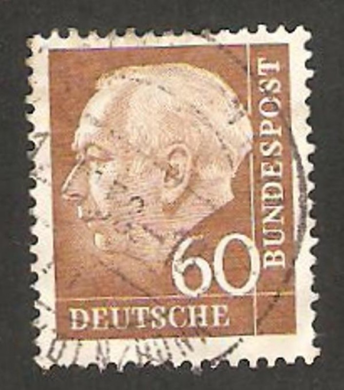 127 A - Presidente Theodor Heuss