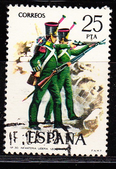 E2354 UNIFORMES MILITARES (128)