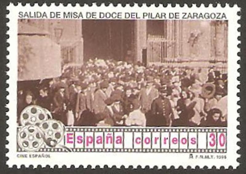 3406 - Película, Salida de misa de doce del Pilar de Zaragoza