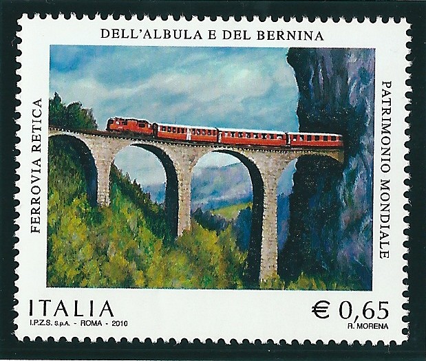 Ferrocarril rético en el paisaje de los rioa Albula y Bernina
