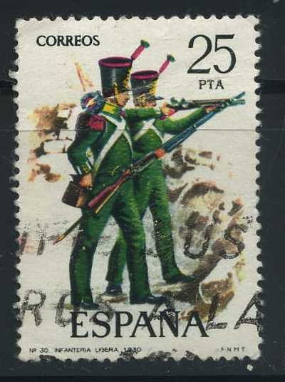 E2354 - Uniformes militares