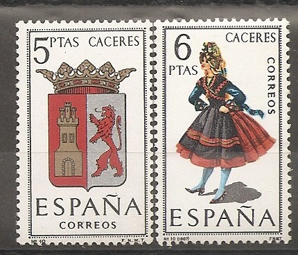 Escudo y traje típico (Cáceres)