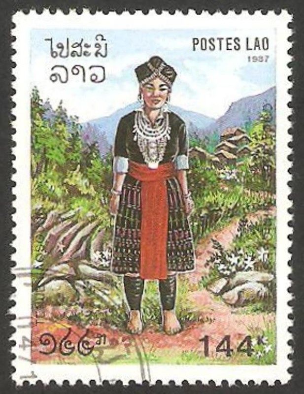 833 - mujer de Lao Soung con traje tradicional