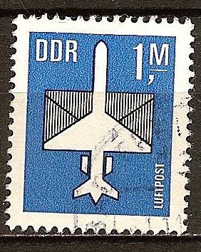 Correo aéreo.Avión y el sobre (las alas son parte de la dotación)DDR