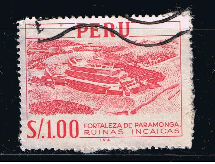 Fortaleza de Paramonga.  Ruinas Incas.
