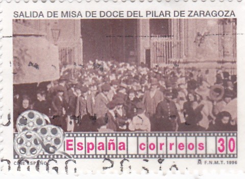 cine español- Salida de Misa de doce del Pilar de Zaragoza