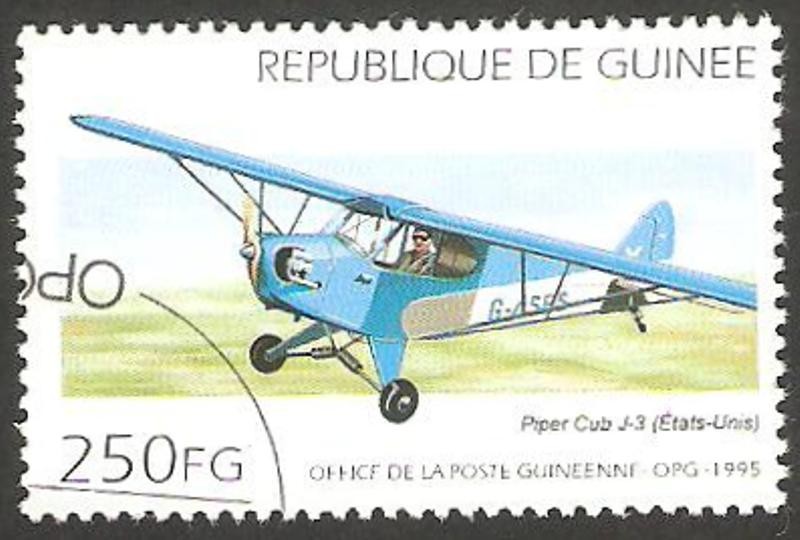 Avión Piper Cub J-3 de Estados Unidos