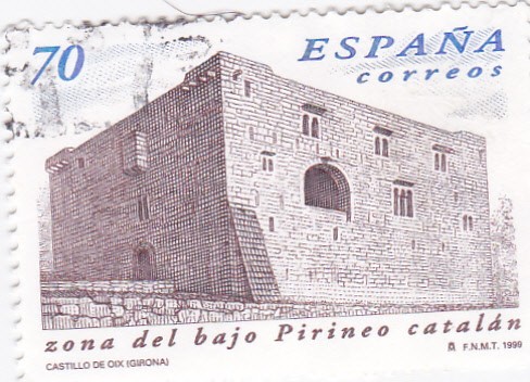 zona del bajo pirineo catalán-castillo de Oix (Girona)