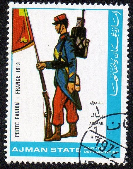 AJMAN - Soldado con bandera (Francia 1913)