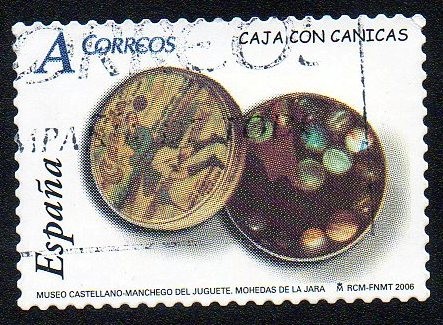 Juguetes - Caja con canicas