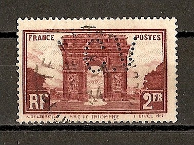 Arco del Triunfo.- Perforado (CV).