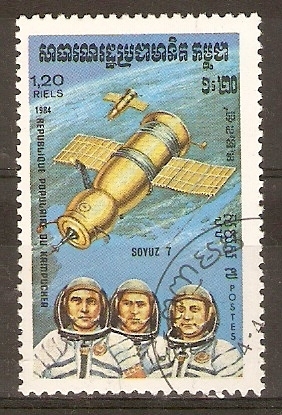 SOYUZ  7  Y  ASTRONAUTAS