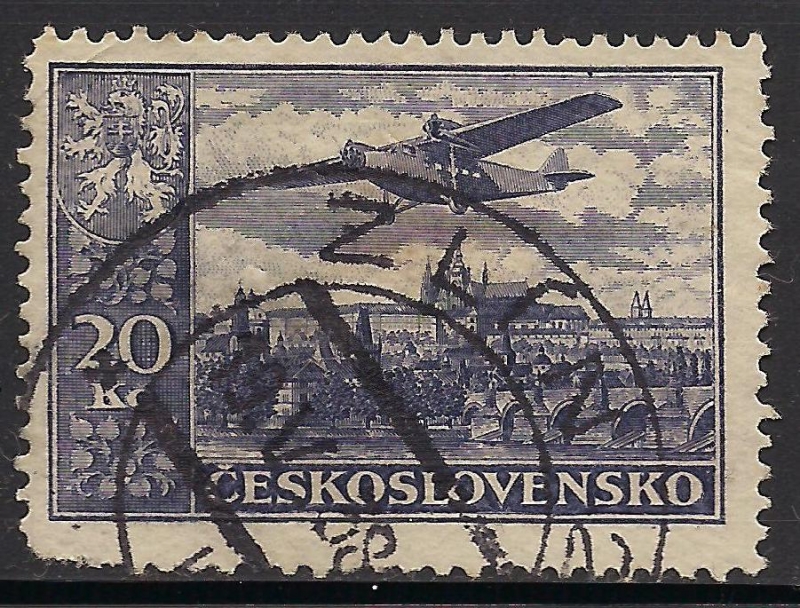 Fokker sobre Praga.